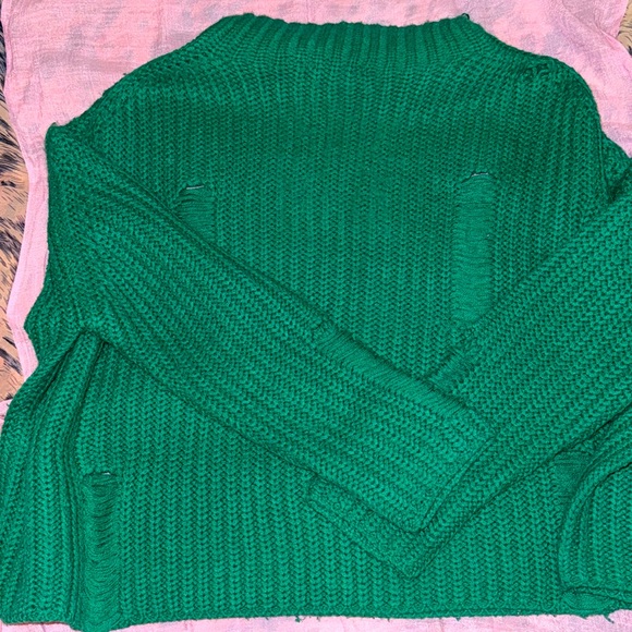 Green sweater - Picture 3 of 3